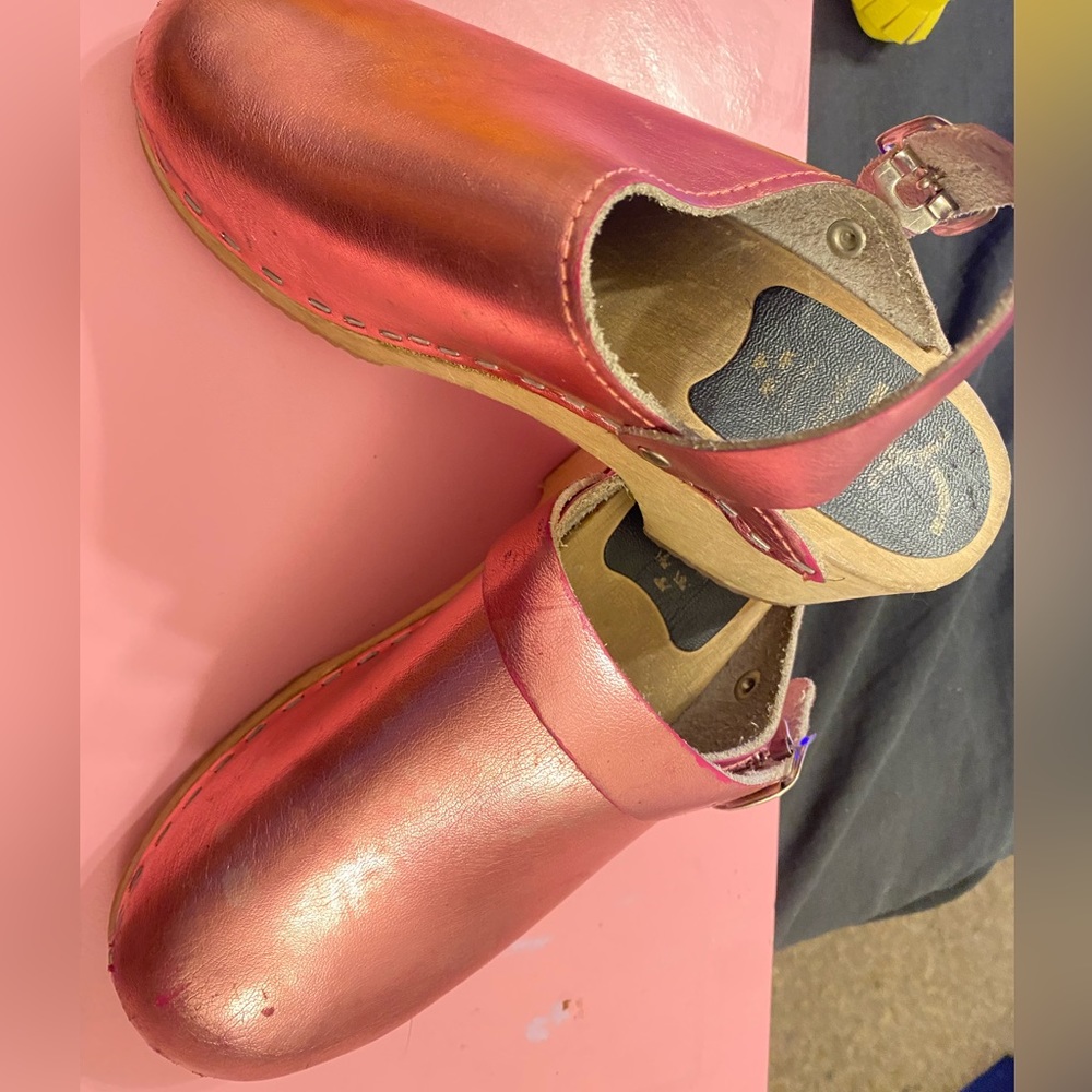 Girls Clogs